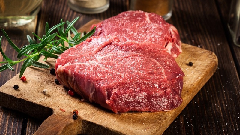 Trong thịt bò nạc chứa khoảng 182 kcal/100g