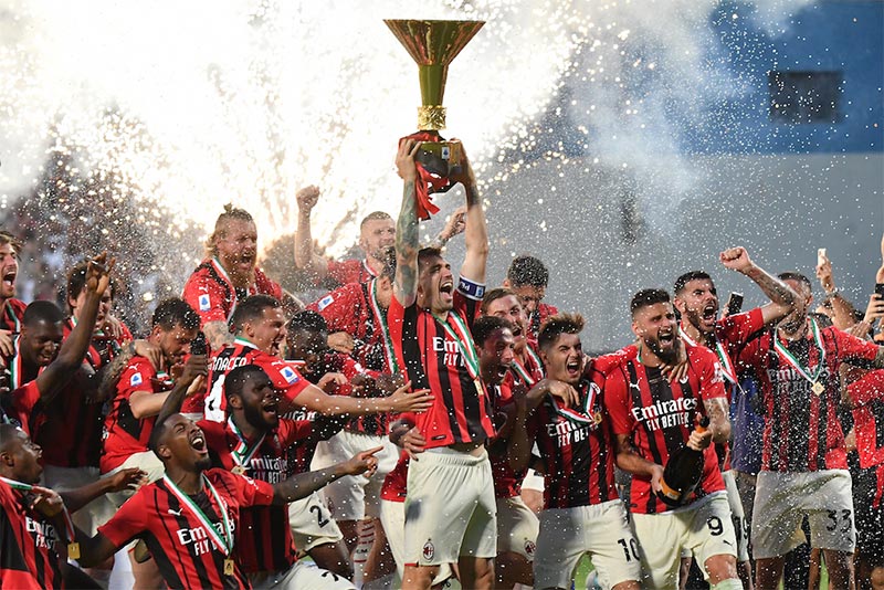 CLB AC Milan chọn sắc áo nhìn vô cùng quyền uy