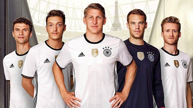 Những mẫu áo đá bóng đẹp nhất đội tuyển Đức