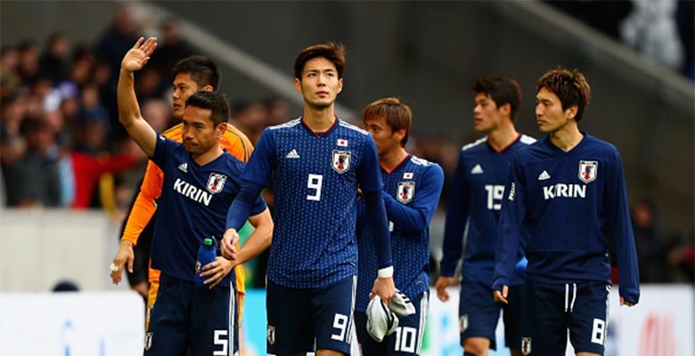 Áo đấu đội tuyển Nhật Bản nhìn rất hiện đại, thanh lịch