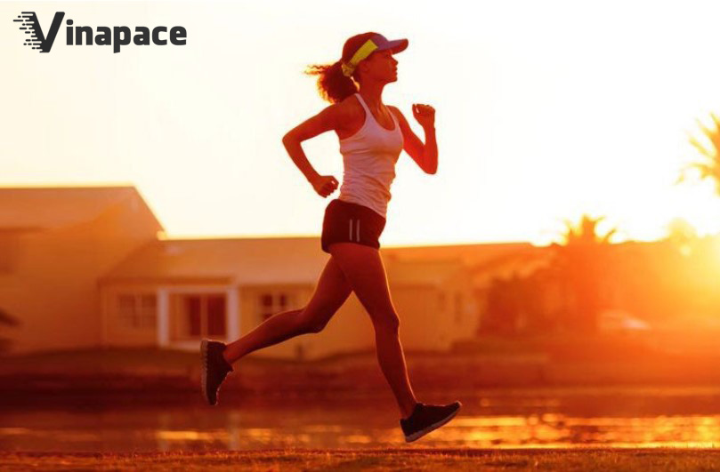 Tốc độ chạy bộ trung bình của người hay luyện tập chạy bộ là bao nhiêu?